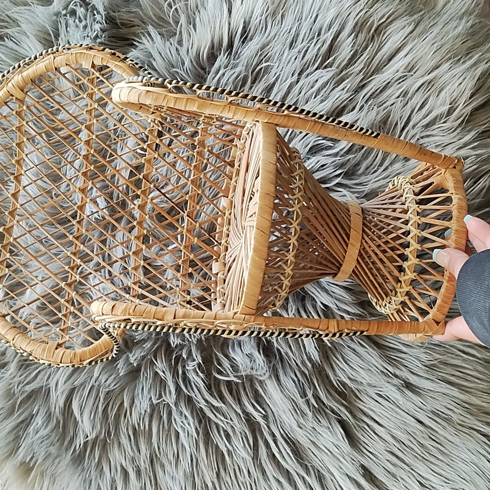 Boho Rattan Peacock 🦚 Chair - Large - Picture 3 of 4